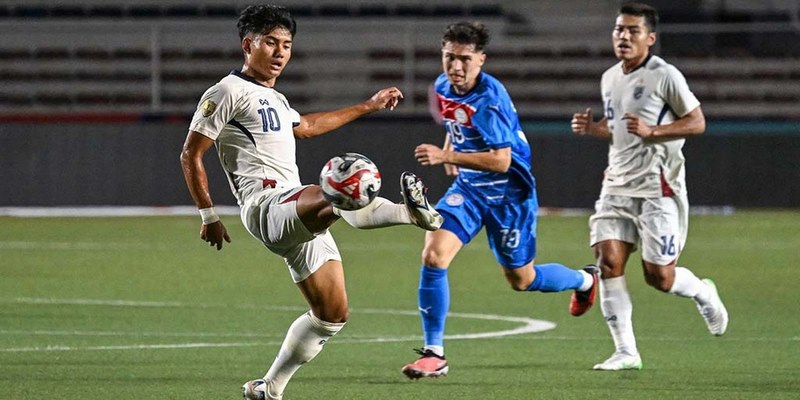 Trận đấu bán độ rõ ràng khi cầu thủ cố tình gây sự trọng tài